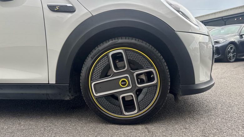 MINI Hatchback 135kW Cooper S Level 2 33kWh 3dr Auto Electric Hatchback